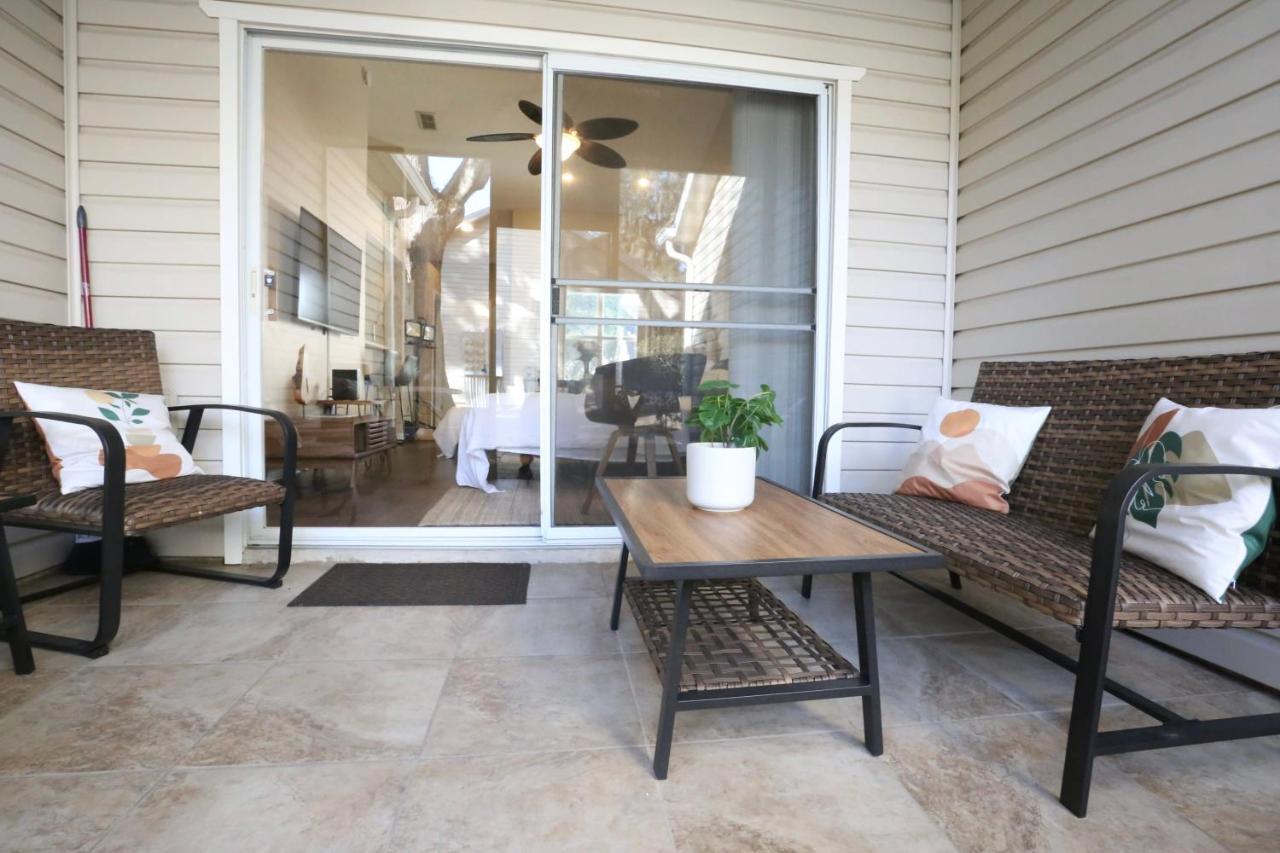 Nomad Retreat King Bed Boutique Condo W Garage Gainesville Eksteriør billede