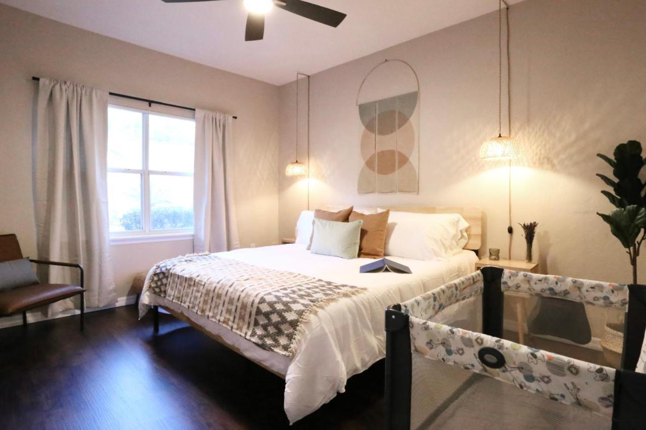 Nomad Retreat King Bed Boutique Condo W Garage Gainesville Eksteriør billede